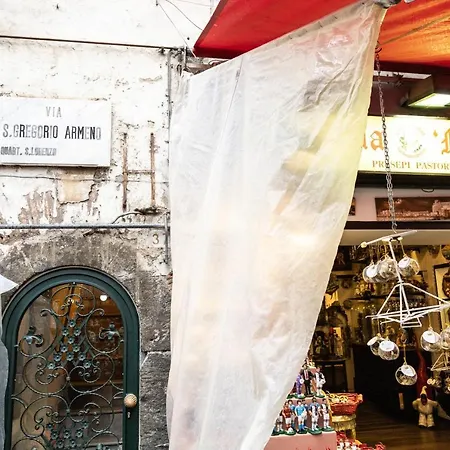 A Fenestrella E San Gregorio Armeno *