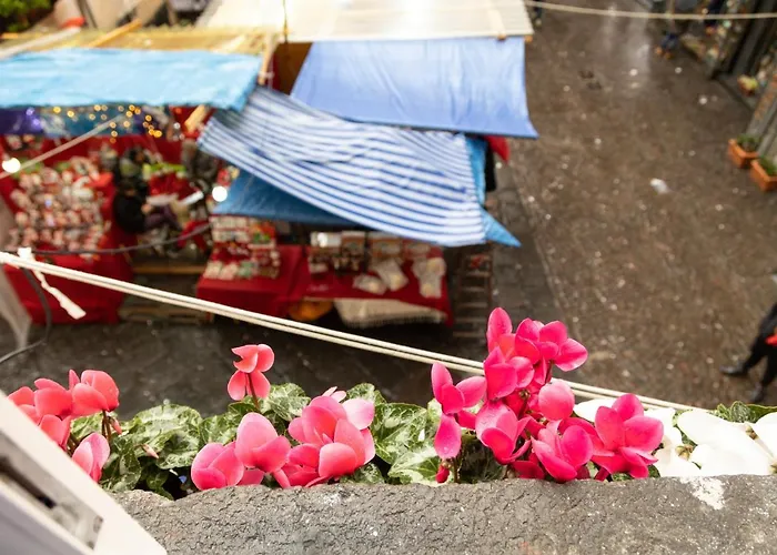A Fenestrella E San Gregorio Armeno Napoli